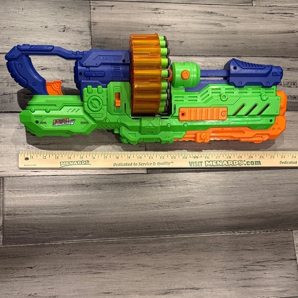 Vibrant Multi-Color Toy Blaster - Picture 5 of 5